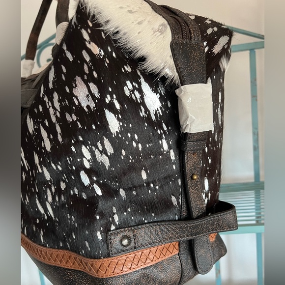 Stunning Acid Silver Cowhide Genuine Leather Womens Duffle Duffel XL Travel Bag - Picture 6 of 16